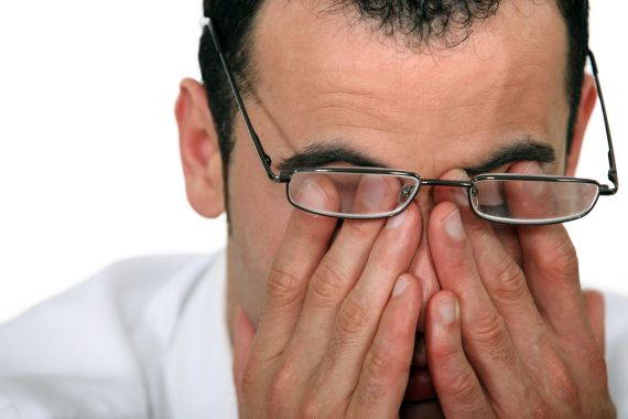 Синдром сухого глаза: симптомы и лечение