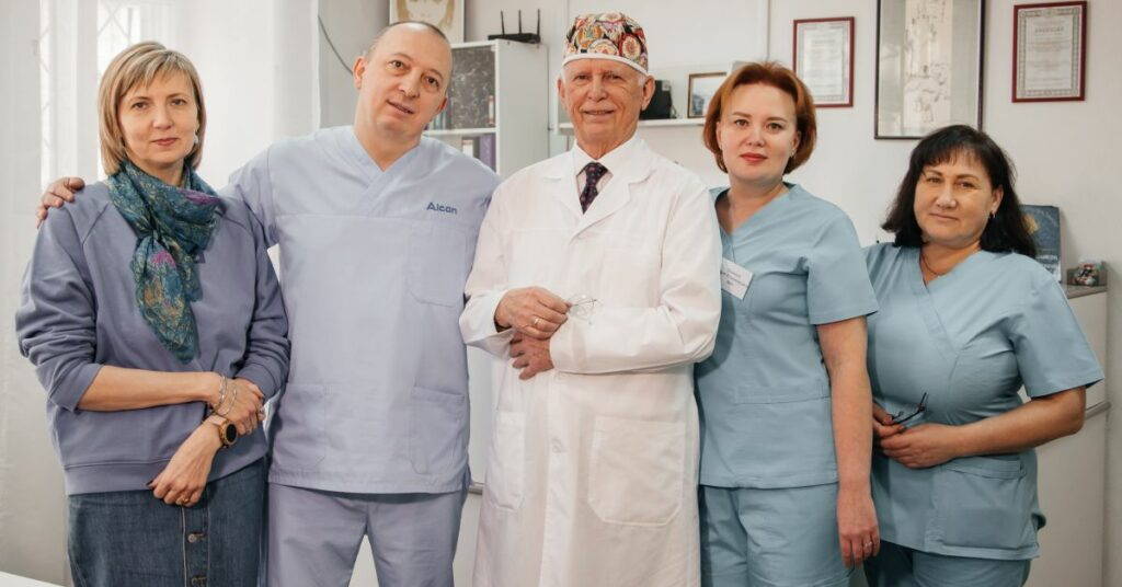 Клиника профессора Лантуха: ✓Одна из лучших офтальмологических клиник в Новосибирске, ✓Умеренные цены, ✓Скидки пенсионерам. Картинка
